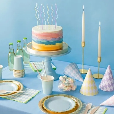 Velas altas onduladas pastel