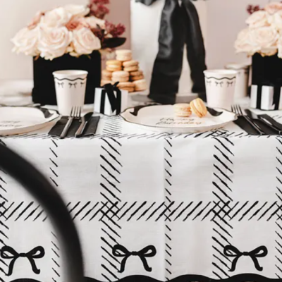 Toalha de mesa com laços