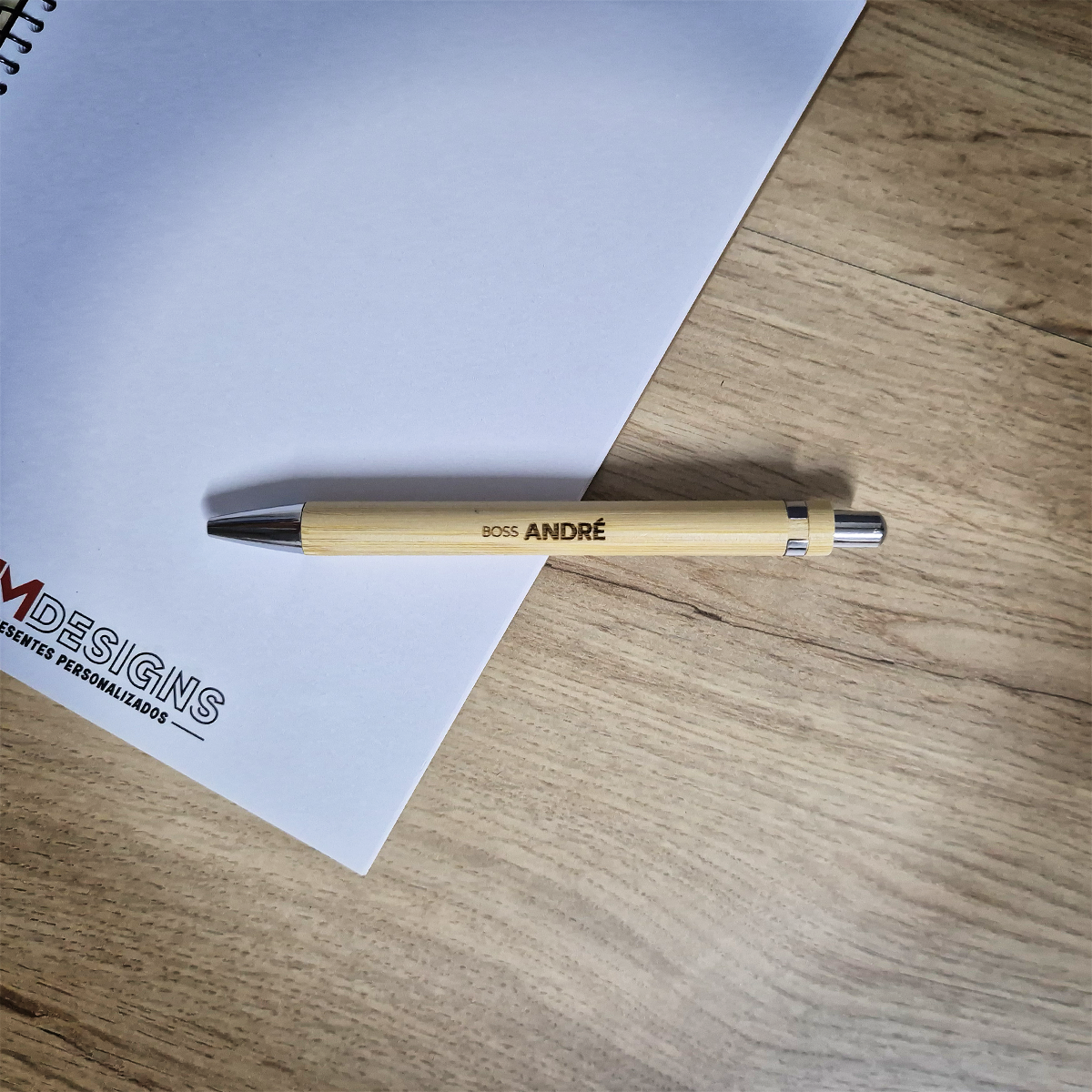 Brinde Empresarial – Caneta em Bambu ECO Personalizada 360º Brinde Empresarial – Caneta em Bambu ECO Personalizada 360º