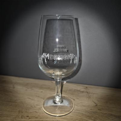 Brinde Empresarial – Copo de Vinho do Porto Personalizado