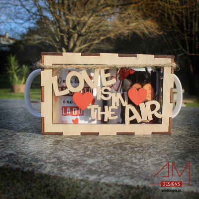 Conjunto Especial de Canecas com Caixa de Madeira – Love is in the Air (B+B)
