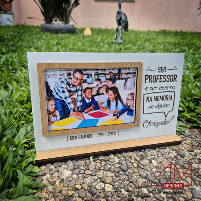Moldura de Madeira com Frase Gravada – Lembrança Escolar para Professores