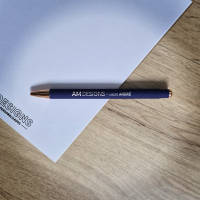 Brinde Empresarial – Caneta Classy Premium em Alumínio com Detalhes Acobreados