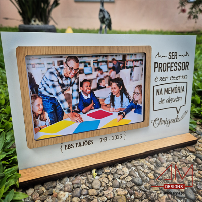 Moldura de Madeira com Frase Gravada – Lembrança Escolar para Professores