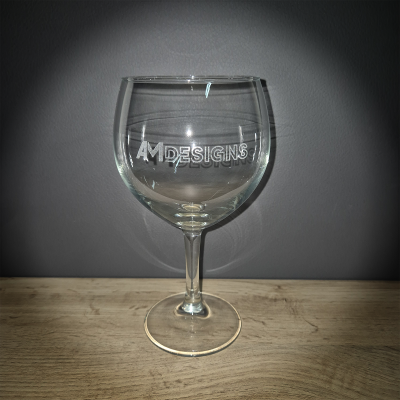 Brinde Empresarial – Copo de Gin Personalizado