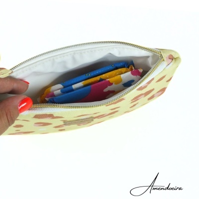 Liam yellow leopard - bolsa nécessaire impermeável