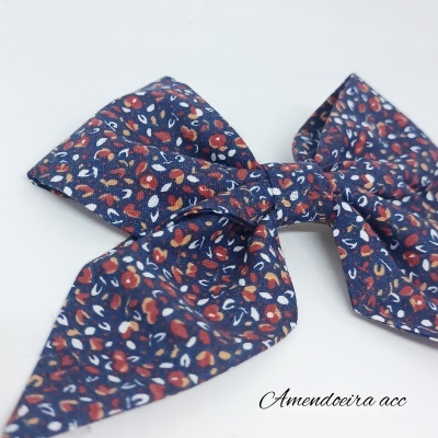 Laço - Azul marinho com floral bordeaux e camel