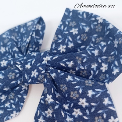 Laço - Azul com flores pequenas