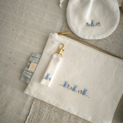 saquinho para chupeta com coelhinhos