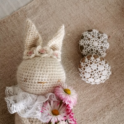 Lampantim com coroa de Flores