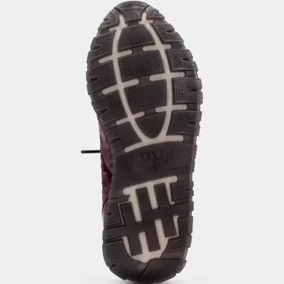 Sola antiderrapante preta de bota com parte superior vermelha