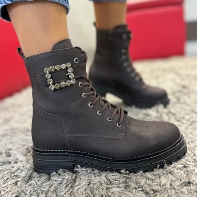 https://www.anajosapataria.com/product/bota-estilo-militar-exe723khcastanho