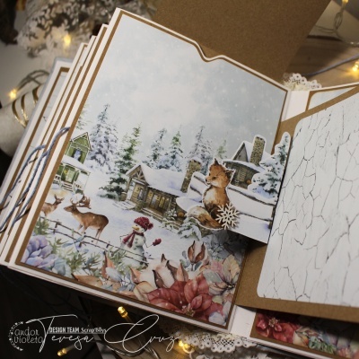 Página de scrapbook com paisagem de inverno nevada e textura cremosa