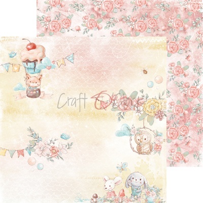 Papel decorativo com ilustrações infantis e padrão floral rosa