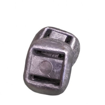 Peso de puxador de metal prateado com aberturas retangulares