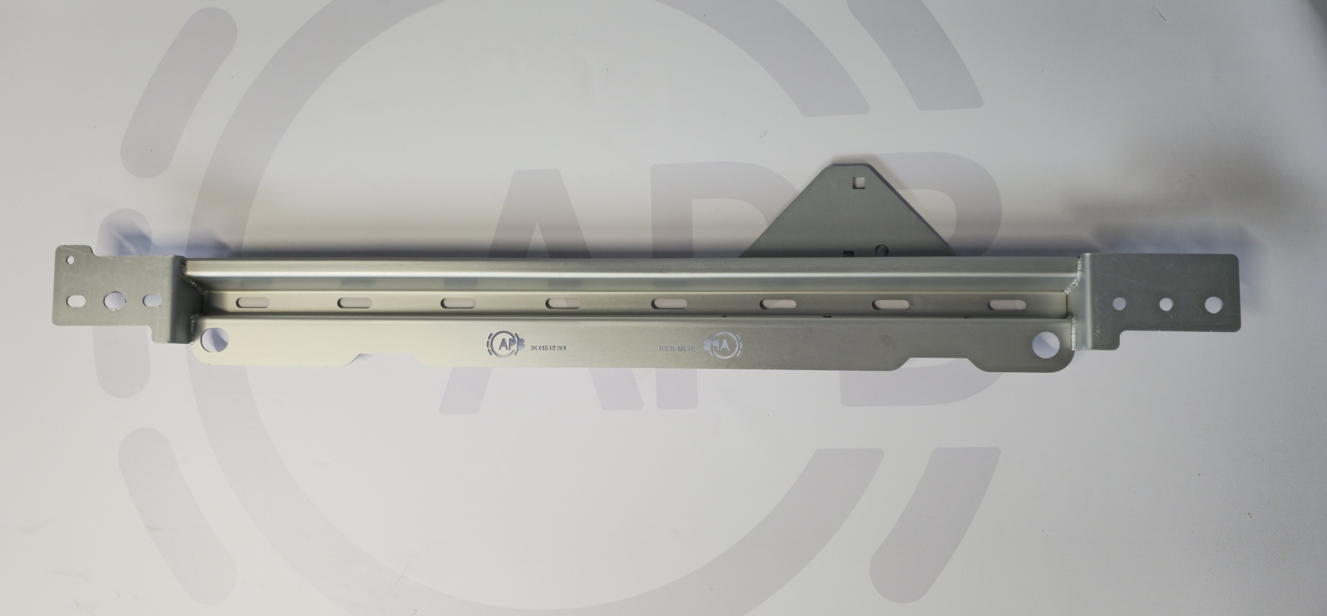 Ultimate&#x20;Rust&#x20;Solution&#x3A;&#x20;Aluminium&#x20;Radiator&#x20;Lower&#x20;Cross-Member&#x20;for&#x20;Alfa&#x20;GTV&#x2F;Spider&#x20;&#x28;916&#x29;