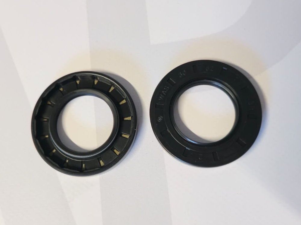 Rear&#x20;Half-Shafts&#x20;Oil&#x20;Seal&#x20;1300&#x2F;1750&#x20;to&#x20;1974