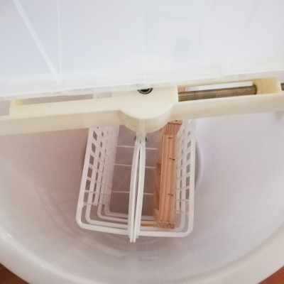 Extractor Plástico 2/4 Quadros - Económico