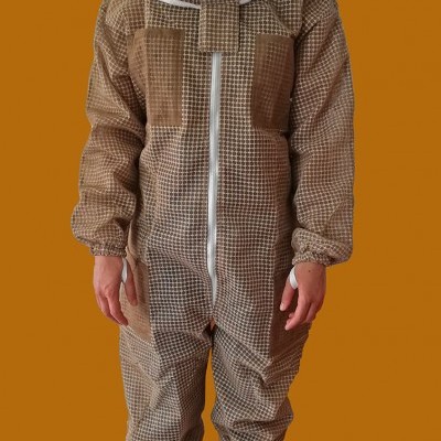 Fato Ultra/Hiper Ventilado Castanho