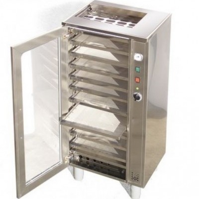 Armário expositor de alimentos em metal inoxidável com porta de vidro aberta e prateleiras internas