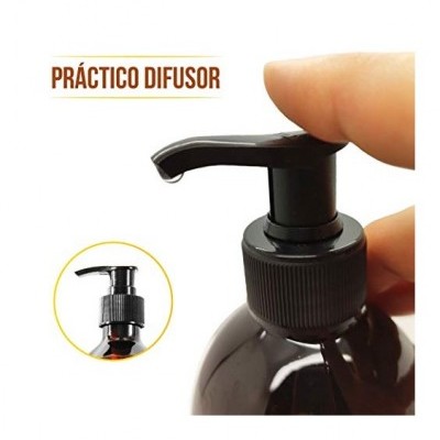 Frasco com difusor prático e tampa preta sendo pressionada