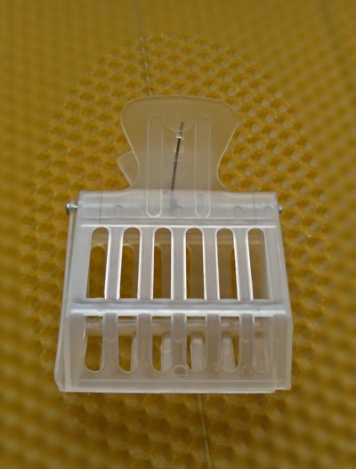 Clip Apanha Rainhas - Plástico