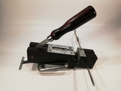 Furador de Quadros para Bancada