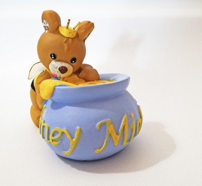 Figura decorativa de urso com pote azul 'Honey Mix'