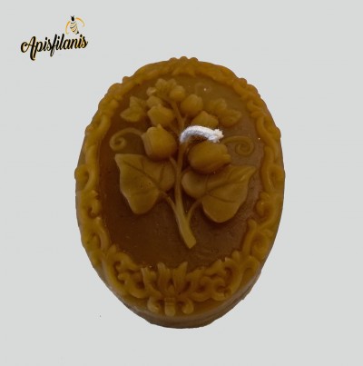 Sabonete artesanal oval castanho com relevo floral