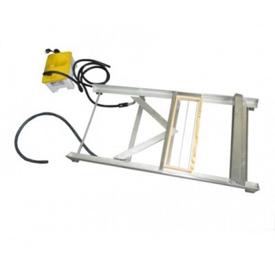 Escada de alumínio com dispositivo amarelo e cabo preto