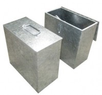 Caixas metálicas retangulares prateadas com tampa e alça