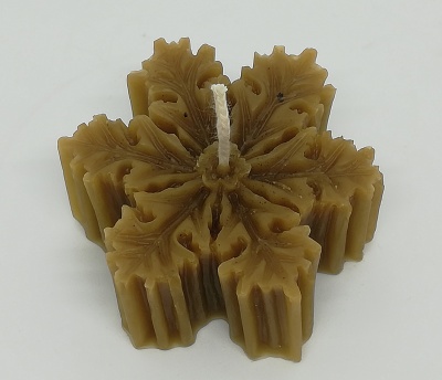 Vela castanha em forma de floco de neve