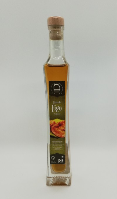 Garrafa de licor de figo com rótulo verde e tampa de cortiça