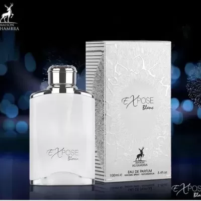 Perfume Expose Blanc em frasco branco com tampa prata ao lado da caixa branca com relevo floral