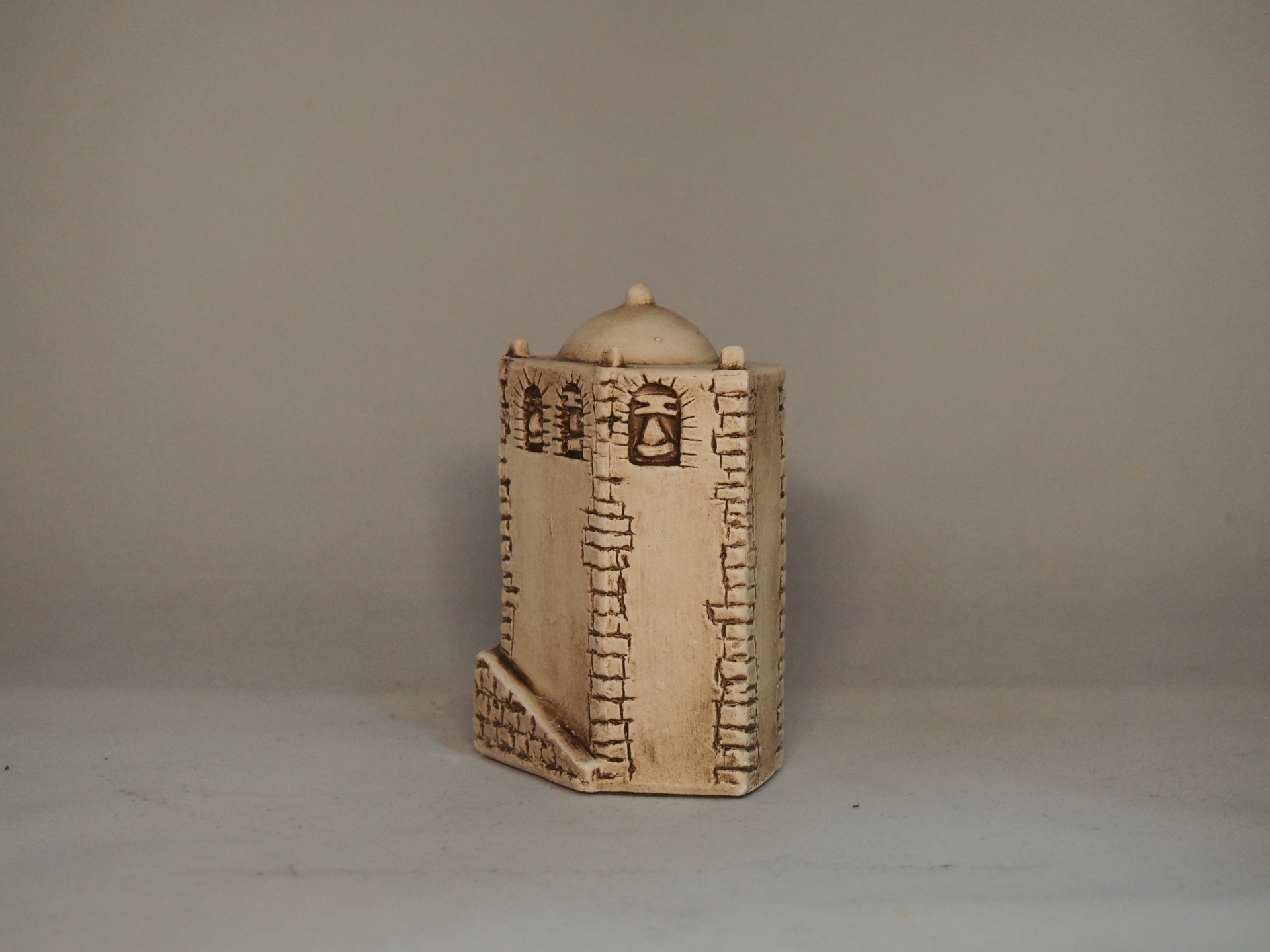 Torre de DORNES 9 cm faiança pintada