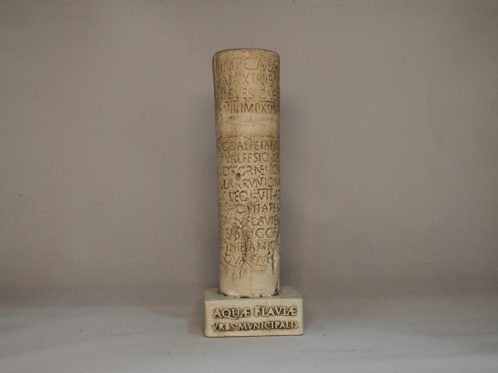 Padrão dos Povos 17 cm Faiança Pintada