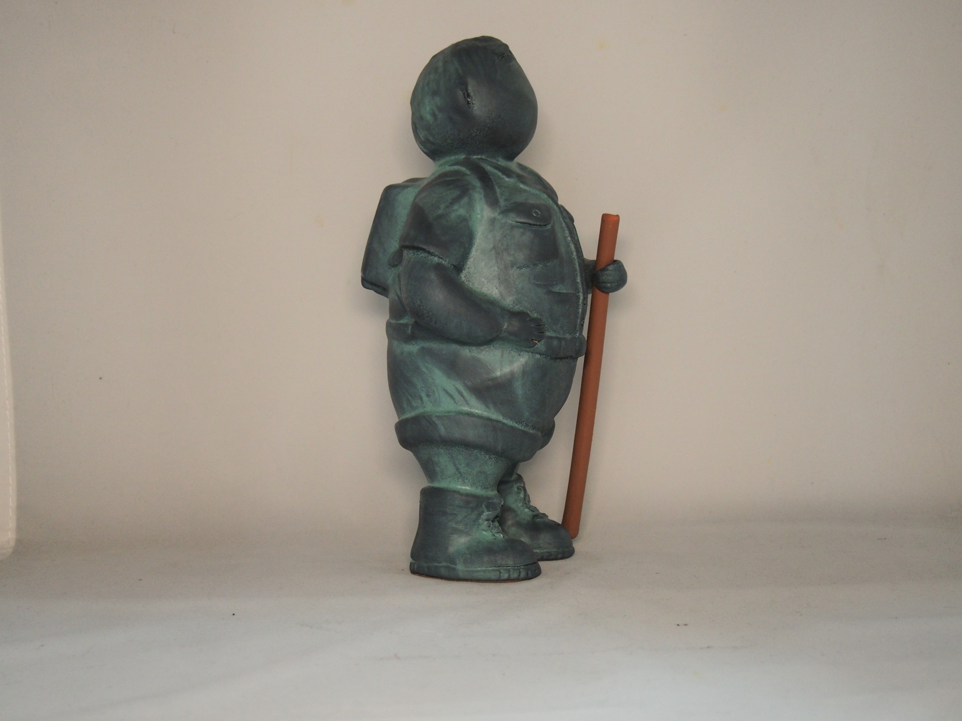 Peregrino caminhante 30cm faiança pintada