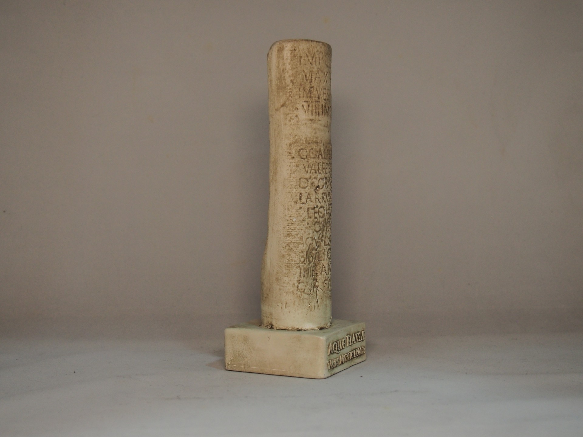 Padrão dos Povos 17 cm Faiança Pintada