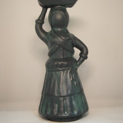 A POVEIRA 30 cm  Faiança Pintada