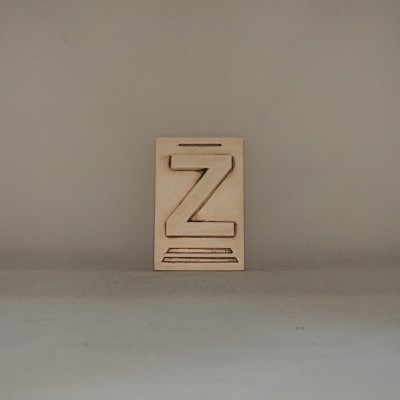 Letra Z 10x6,5 faiança patine castanho