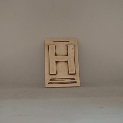 Letra H 10x6,5 faiança patine castanho