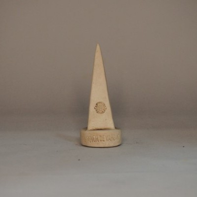 Pirâmide Lions  7 cm faiança