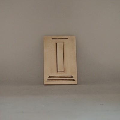 Letra I 10x6,5 faiança patine castanho