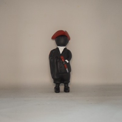 O Universitário UM 20 cm faiança pintado