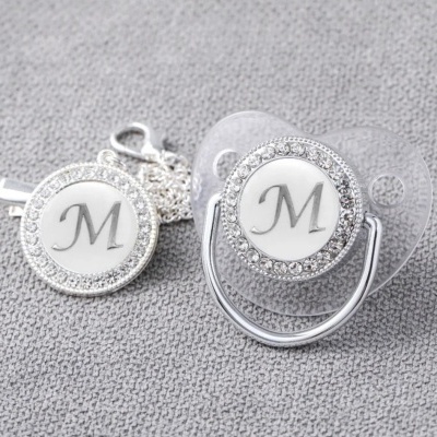 Chucha de Silicone com Inicial