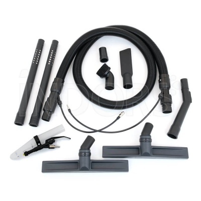 Acessórios para aspirador de pó em plástico preto e branco sobre fundo branco