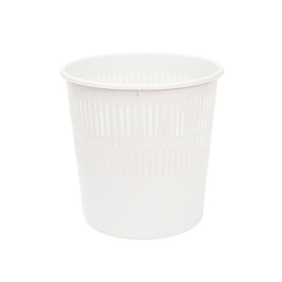 Caixa de lixo branca de plástico com perfurações verticais