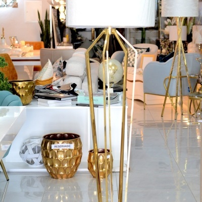 Candeeiro de Pé Alto s/ Abat Jour Candeeiro de Pé Alto s/ Abat Jour