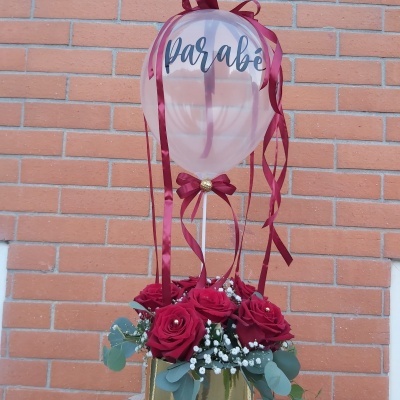 Caixa&#x20;de&#x20;Rosas&#x20;com&#x20;Bal&#x00E3;o
