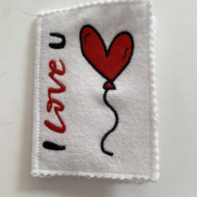 PORTA-AGULHAS BRANCO ''CORAÇÃO BALÃO''